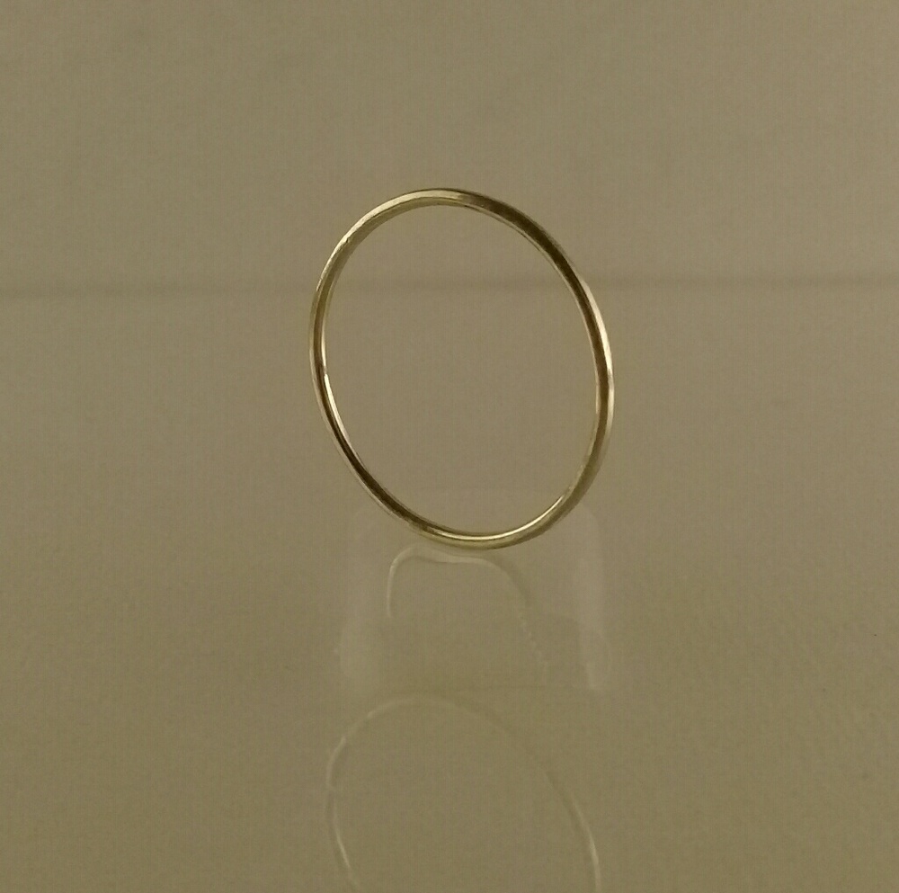 10k white gold ring